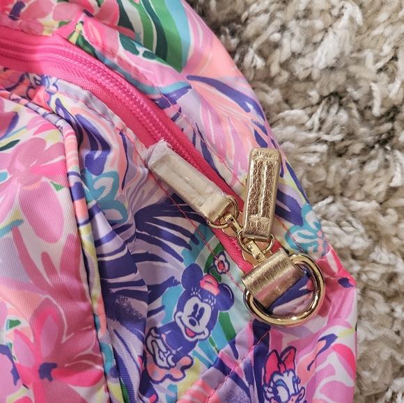 Lilly Pulitzer x Disney Weekender Duffel Bag Lilly Loves Disney - Picture 8 of 10